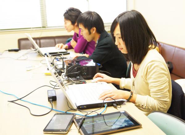 数理情報環境論コースのゼミ風景より
