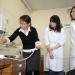 健康発達論コースのひとこま（脳波計実習）